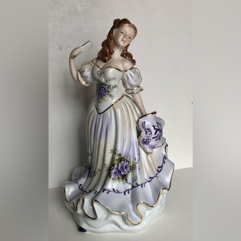 MUSIC BOX LADY PLAYS FOR ELISA IN DRESS WHITE, PURPLE FLOWERS AND TRIM GOLD